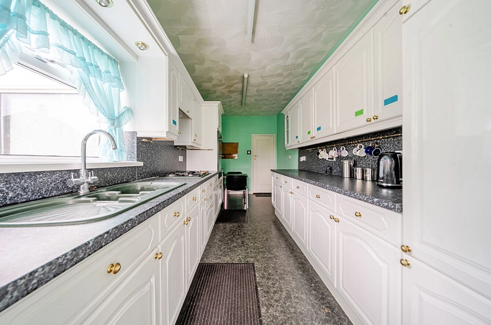 3 bedroom  semi-detached house for sale