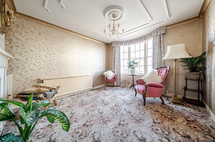 4 bedroom  terraced house for sale