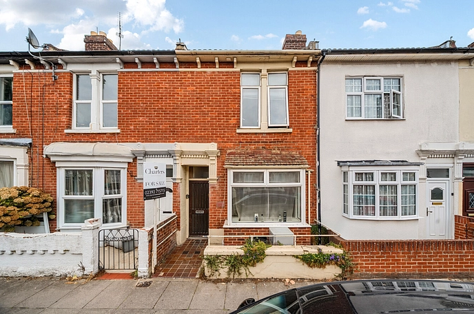 3 bedroom  terraced house for sale