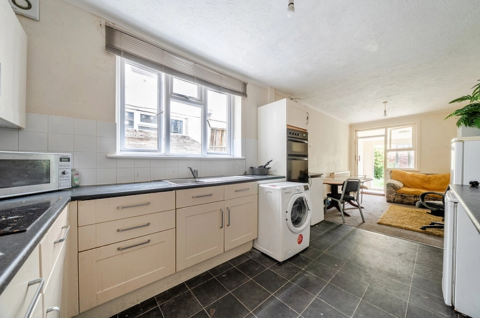 3 bedroom  terraced house for sale