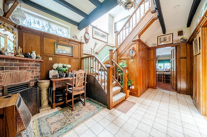 4 bedroom  semi-detached house for sale