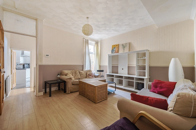 3 bedroom  terraced house for sale