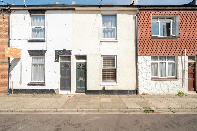 3 bedroom  terraced house for sale