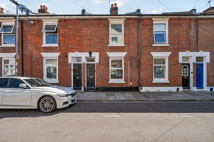 3 bedroom  terraced house for sale