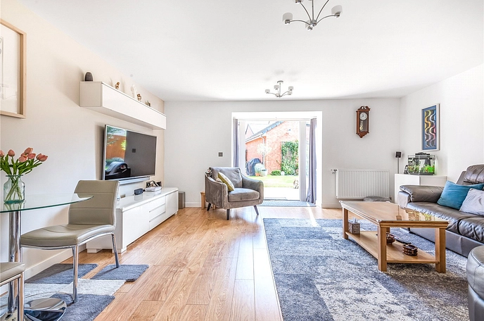 3 bedroom  semi-detached house for sale