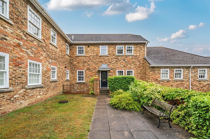 3 bedroom  terraced property to rent