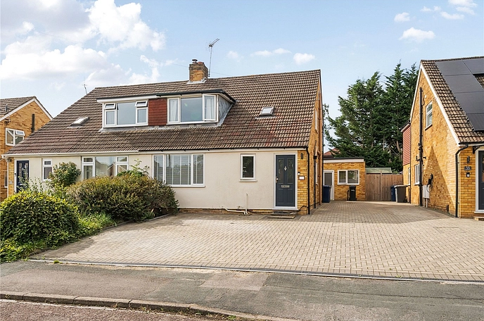 3 bedroom  semi-detached house for sale