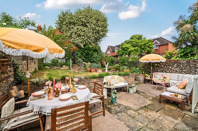 3 bedroom  terraced house for sale