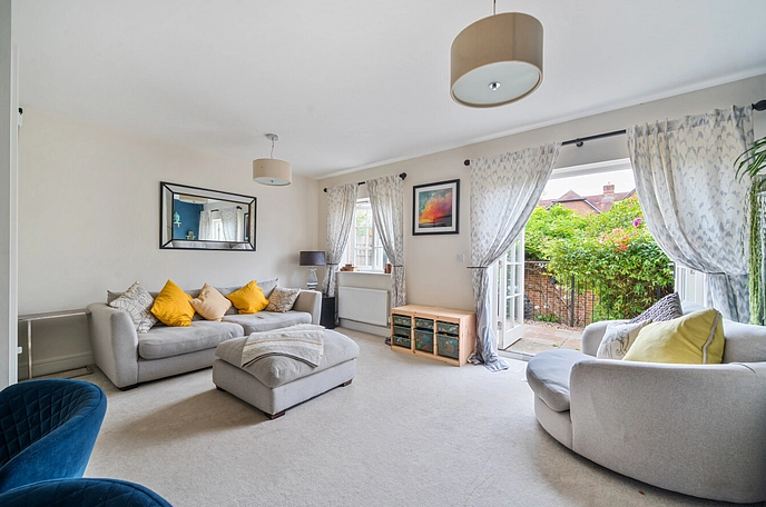 4 bedroom  semi-detached house for sale