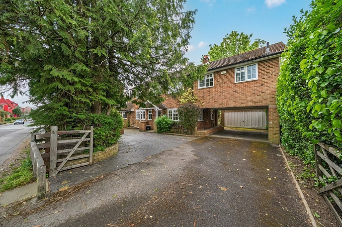 4 bedroom  detached house for sale