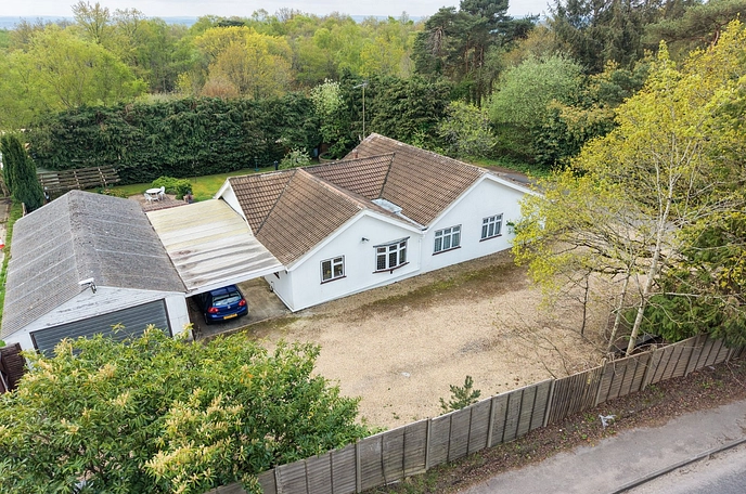 4 bedroom detached bungalow for sale