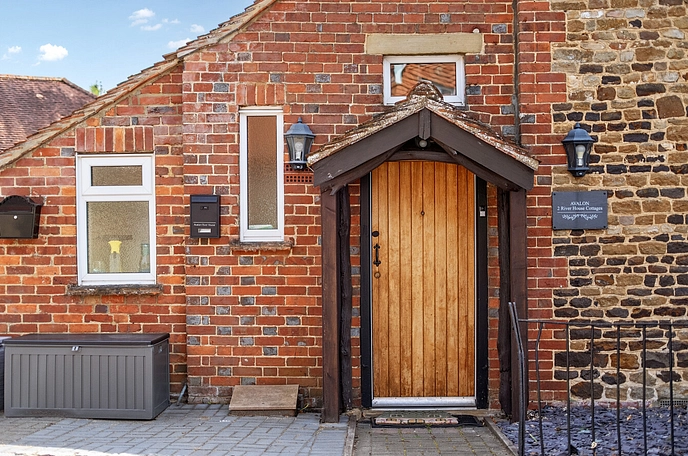 2 bedroom  semi-detached house for sale