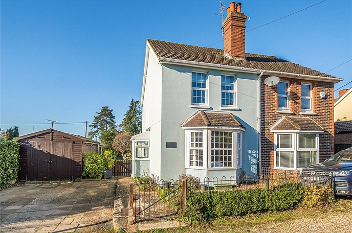 3 bedroom  semi-detached house for sale