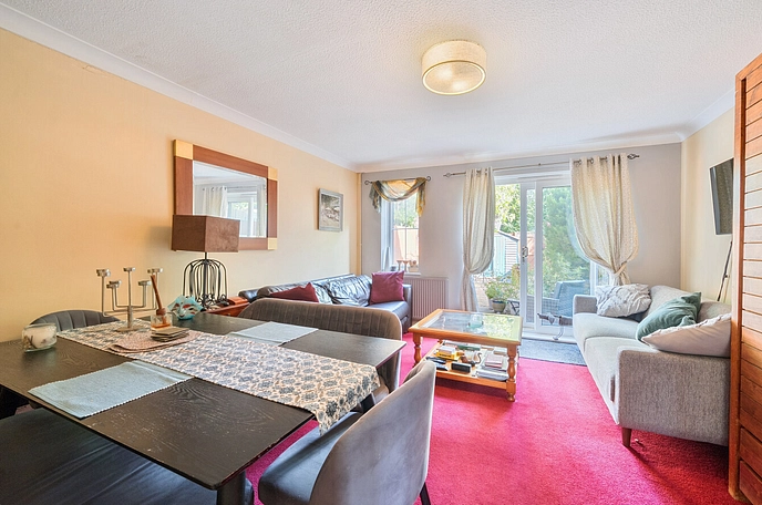 2 bedroom  terraced house for sale