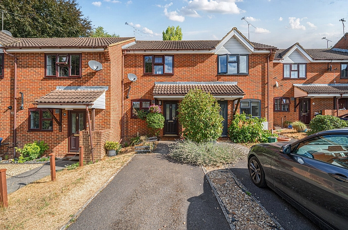 2 bedroom  terraced house for sale