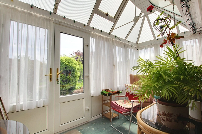 2 bedroom  detached bungalow for sale