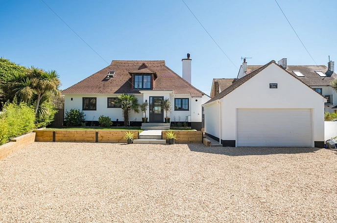 3 bedroom  detached house for sale