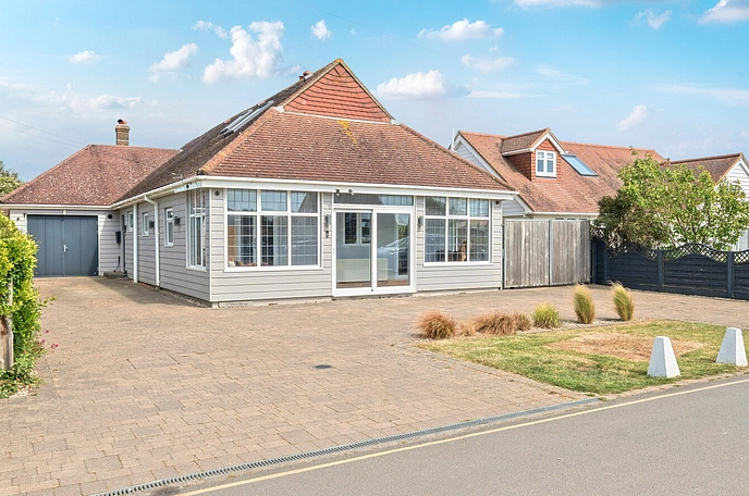 4 bedroom  detached bungalow for sale