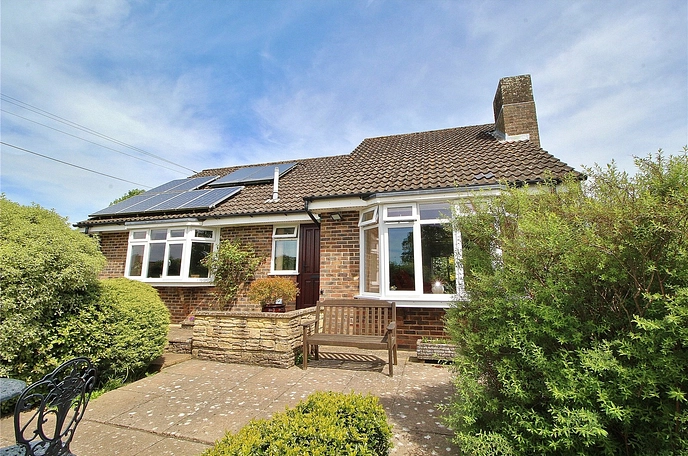 2 bedroom  detached bungalow for sale