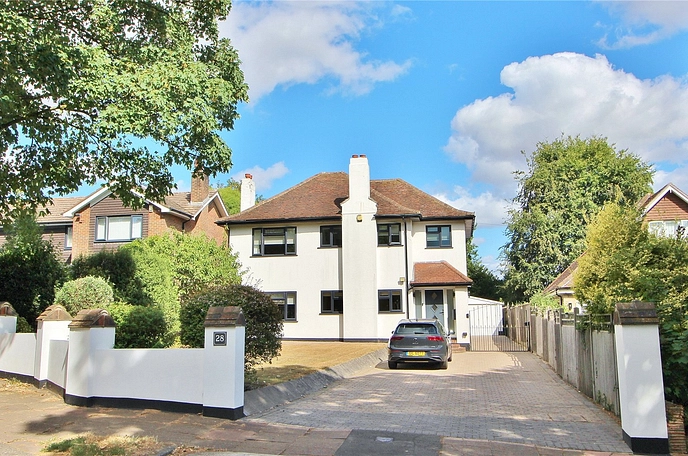 4 bedroom  detached house for sale