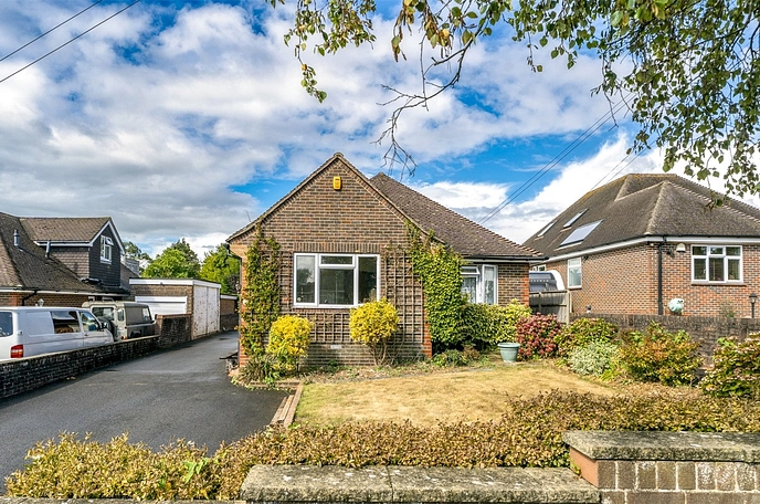 2 bedroom  detached bungalow for sale