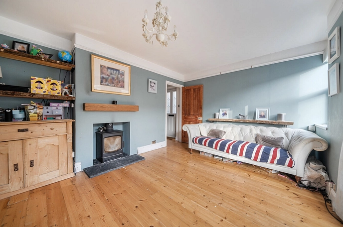 3 bedroom  semi-detached house for sale