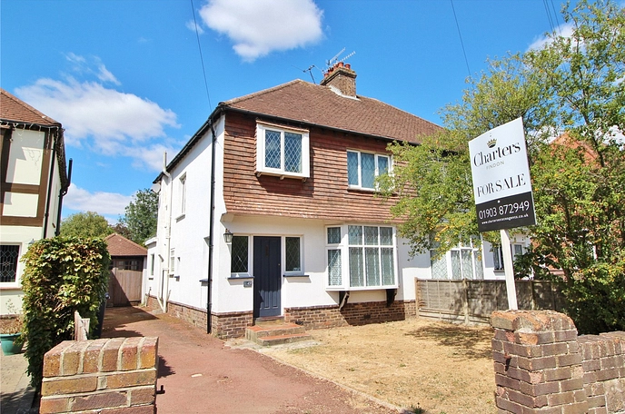 3 bedroom  semi-detached house for sale