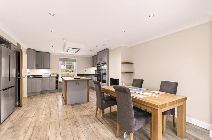 4 bedroom  detached house for sale