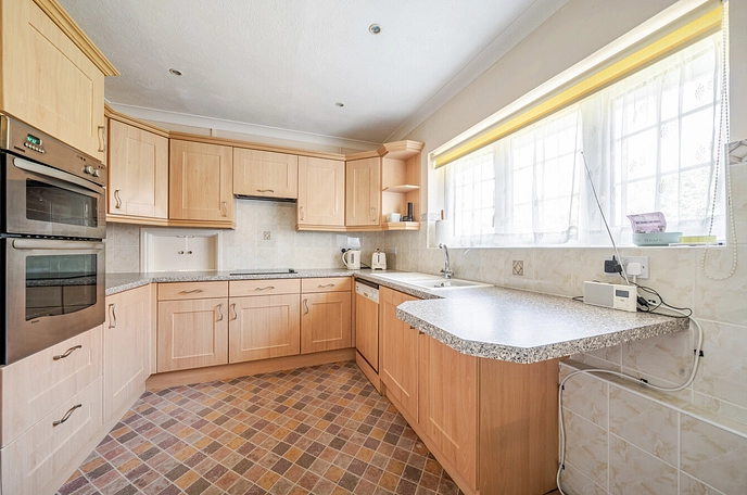 2 bedroom  detached bungalow for sale