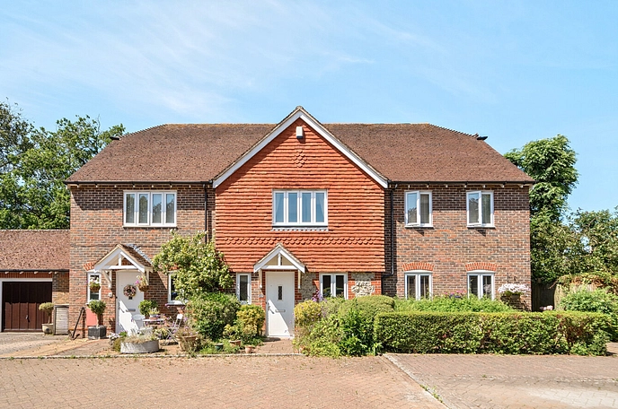 3 bedroom  terraced house for sale