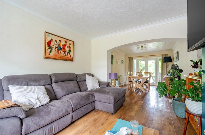 4 bedroom  semi-detached house for sale