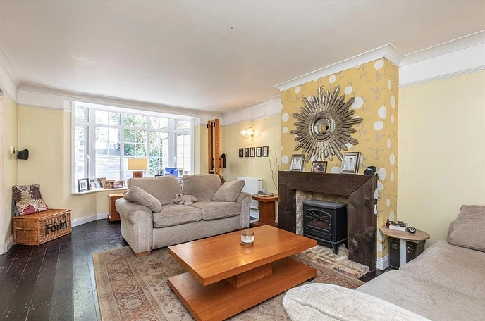 4 bedroom  semi-detached house for sale