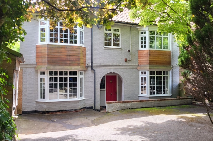 4 bedroom  semi-detached house for sale