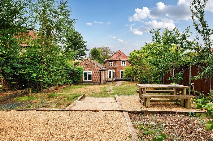 4 bedroom  semi-detached house for sale