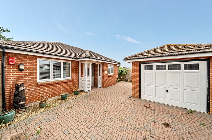 3 bedroom  detached bungalow for sale