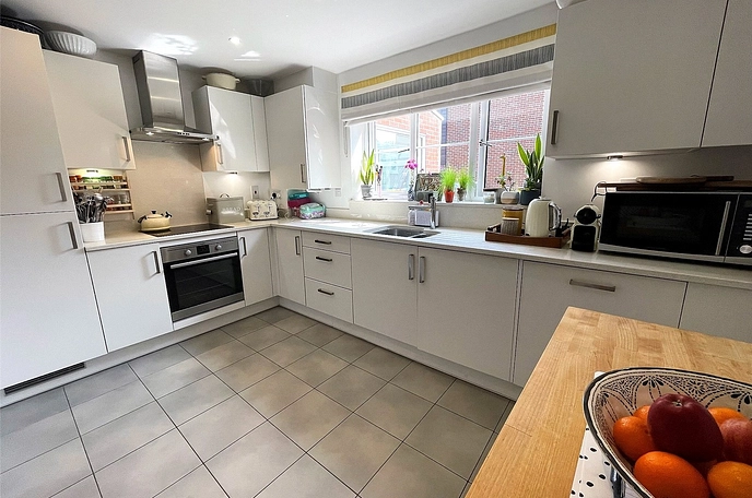 3 bedroom  detached house to rent
