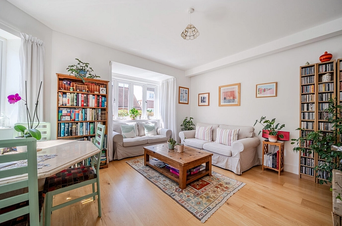 3 bedroom  semi-detached house to rent