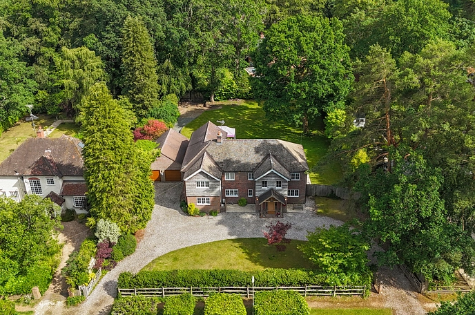 5 bedroom detached house for sale