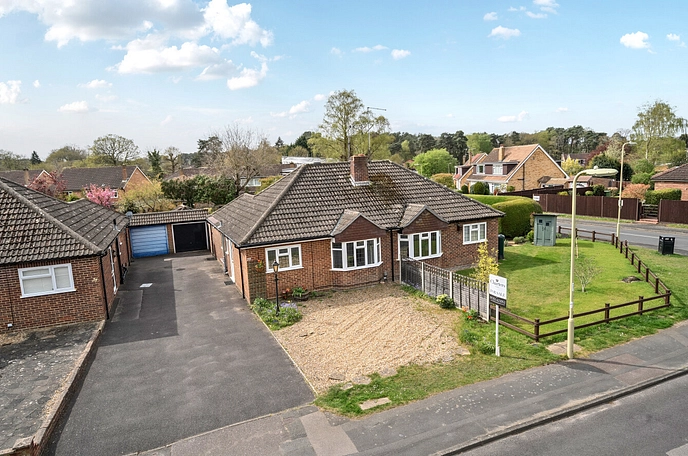 2 bedroom semi-detached bungalow for sale
