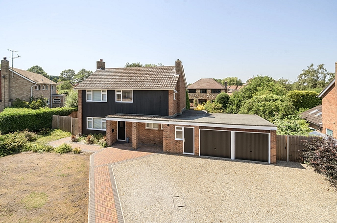 4 bedroom  detached house for sale