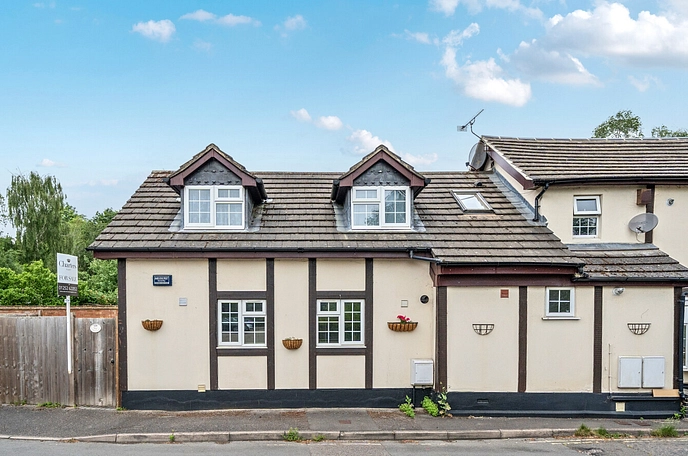 2 bedroom  terraced house for sale