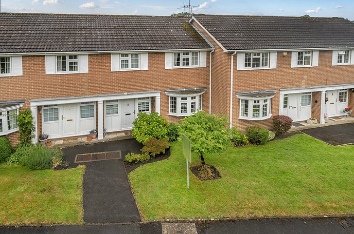 3 bedroom  terraced house for sale