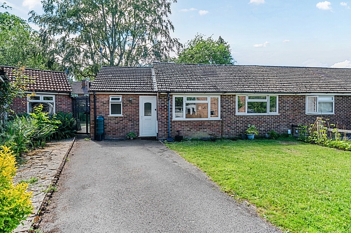 3 bedroom  semi-detached bungalow for sale