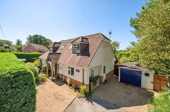 4 bedroom  detached house for sale