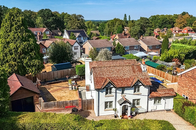 4 bedroom  detached house for sale