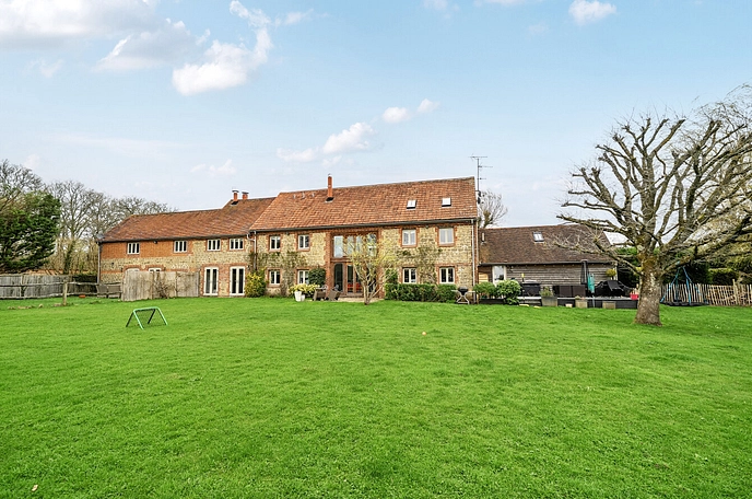 5 bedroom house to rent