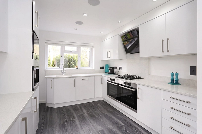 4 bedroom  detached house to rent