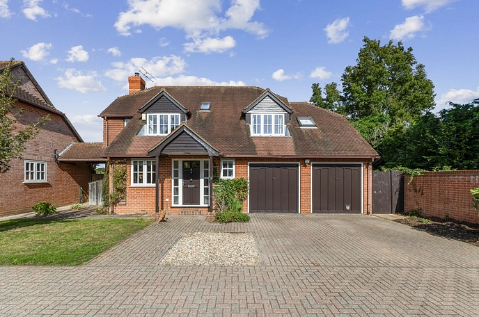 4 bedroom  detached house to rent