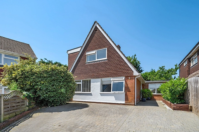 4 bedroom  detached house to rent