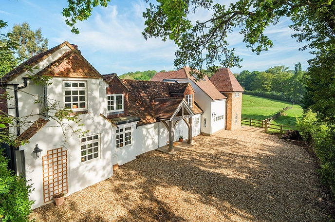 4 bedroom  detached house to rent